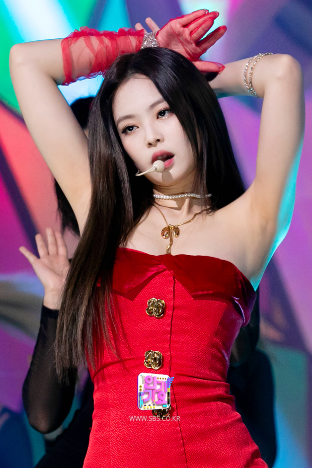 181125-sbs-inkigayo-photo-sketch-jennie-solo-official-3.jpg